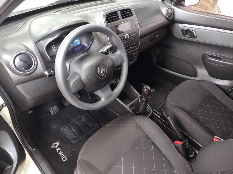 RENAULT - KWID - 2017/2018 - Bege - R$ 42.900,00
