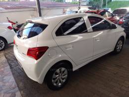 CHEVROLET - ONIX - 2017/2017 - Branca - R$ 52.900,00