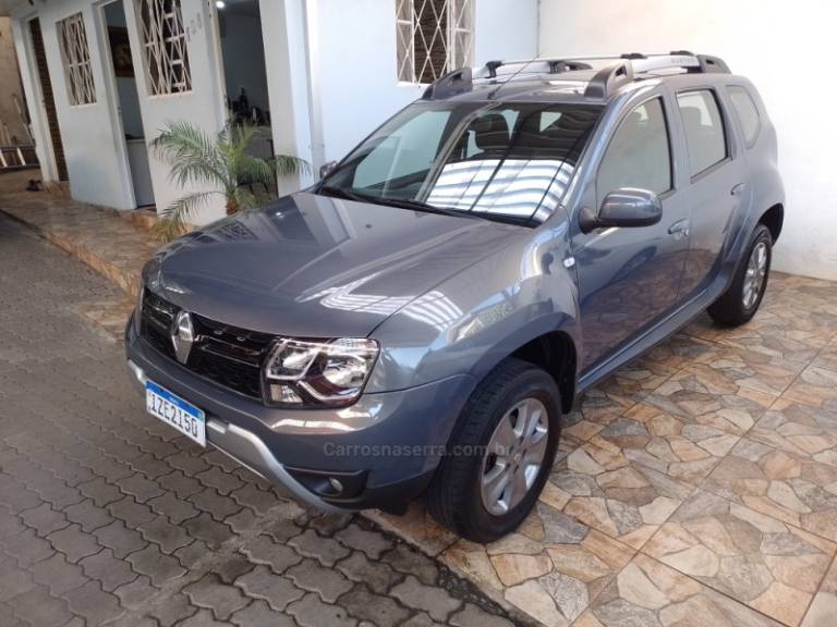 RENAULT - DUSTER - 2018/2019 - Cinza - R$ 69.900,00