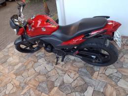 HONDA - CB 300R - 2011/2011 - Vermelha - R$ 11.900,00