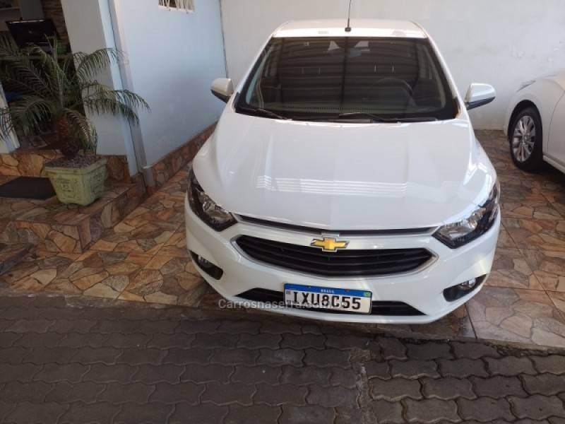 CHEVROLET - ONIX - 2017/2017 - Branca - R$ 53.900,00