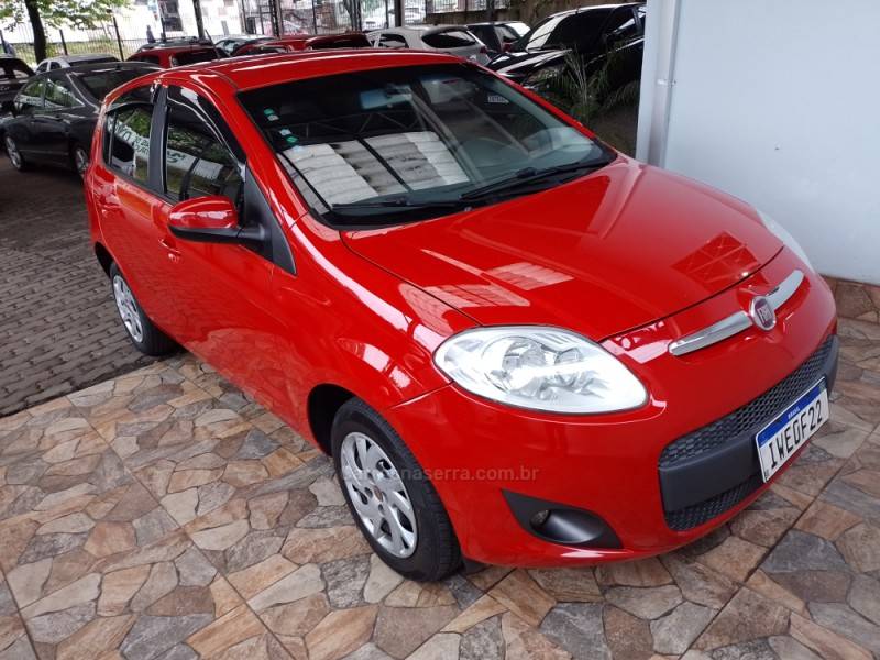 FIAT - PALIO - 2014/2015 - Vermelha - R$ 43.900,00