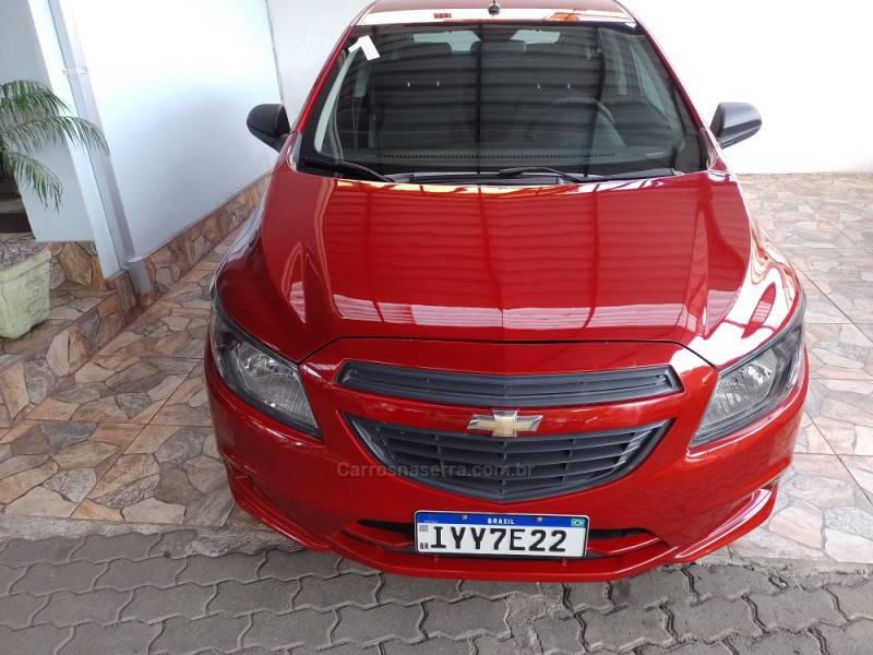 CHEVROLET - ONIX - 2018/2019 - Vermelha - R$ 53.900,00