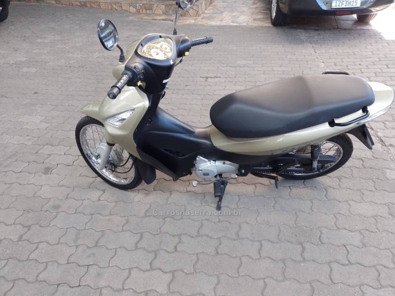 HONDA - BIZ 125 - 2009/2010 - Bege - R$ 9.500,00