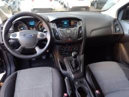 FORD - FOCUS - 2013/2014 - Preta - R$ 55.900,00