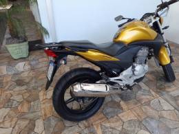 HONDA - CB 300R - 2010/2011 - Amarela - R$ 11.900,00