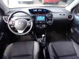 TOYOTA - ETIOS - 2016/2017 - Prata - R$ 57.900,00