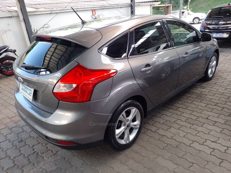 FORD - FOCUS - 2014/2015 - Cinza - R$ 56.900,00