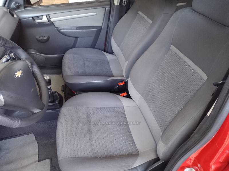 CHEVROLET - CELTA - 2014/2015 - Vermelha - R$ 33.800,00