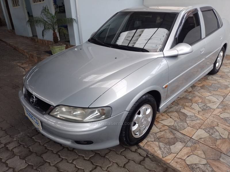CHEVROLET - VECTRA - 1999/2000 - Prata - R$ 23.900,00