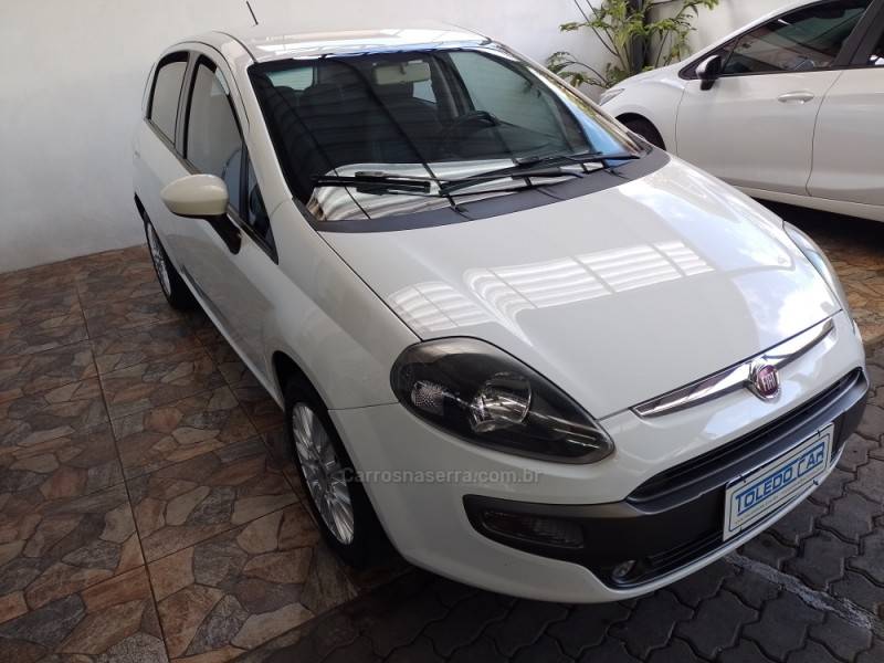 FIAT - PUNTO - 2014/2015 - Branca - R$ 44.900,00