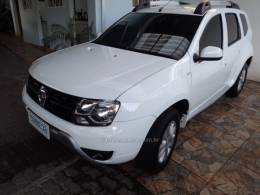 RENAULT - DUSTER - 2015/2016 - Branca - R$ 65.000,00