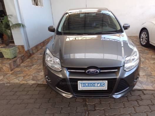 FORD - FOCUS - 2014/2015 - Cinza - R$ 58.900,00