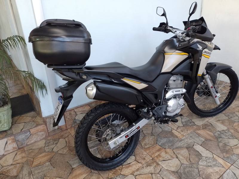 HONDA - XRE 300 - 2022/2023 - Cinza - R$ 31.900,00