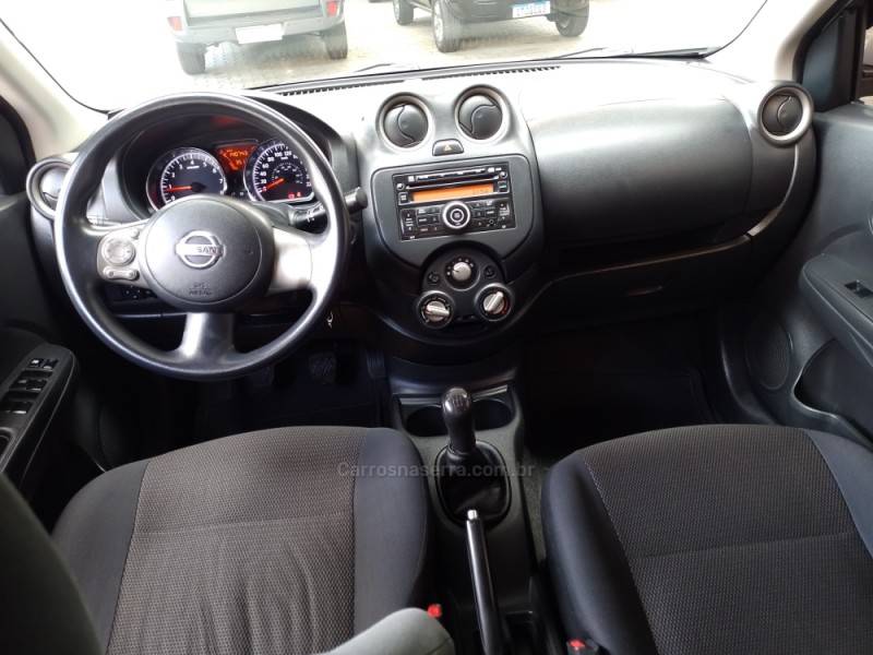 NISSAN - VERSA - 2013/2014 - Prata - Sob Consulta