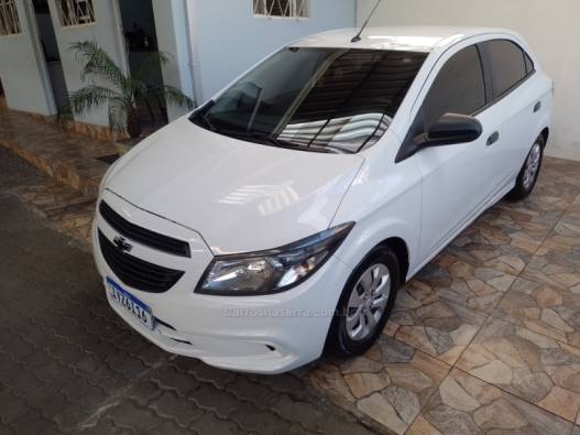 CHEVROLET - ONIX - 2018/2019 - Branca - R$ 52.900,00