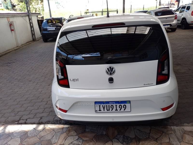 VOLKSWAGEN - UP - 2018/2019 - Branca - R$ 55.900,00