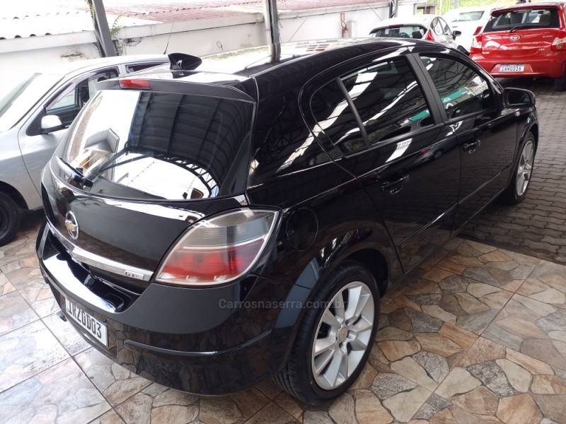 CHEVROLET - VECTRA - 2008/2009 - Preta - R$ 33.900,00