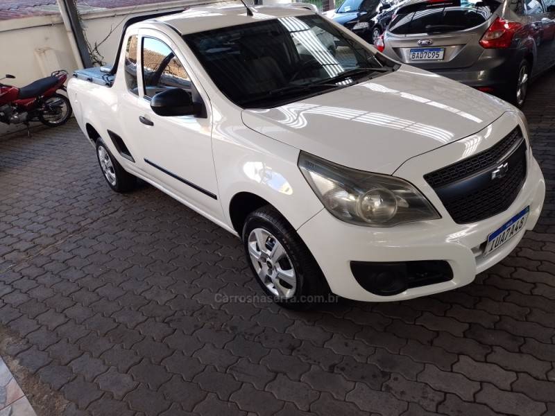 CHEVROLET - MONTANA - 2012/2013 - Branca - R$ 42.900,00