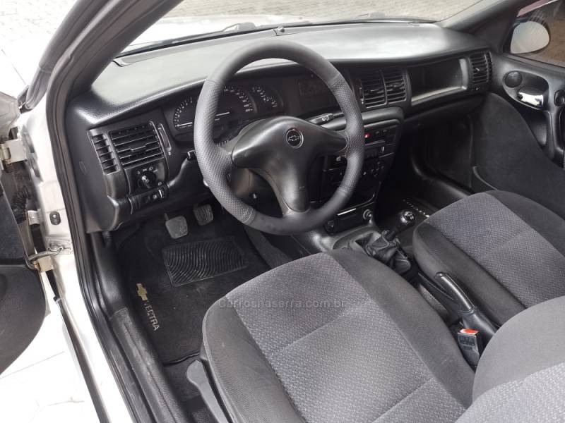CHEVROLET - VECTRA - 1999/2000 - Prata - R$ 23.900,00