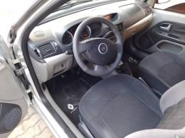 RENAULT - SYMBOL - 2009/2010 - Prata - R$ 23.500,00