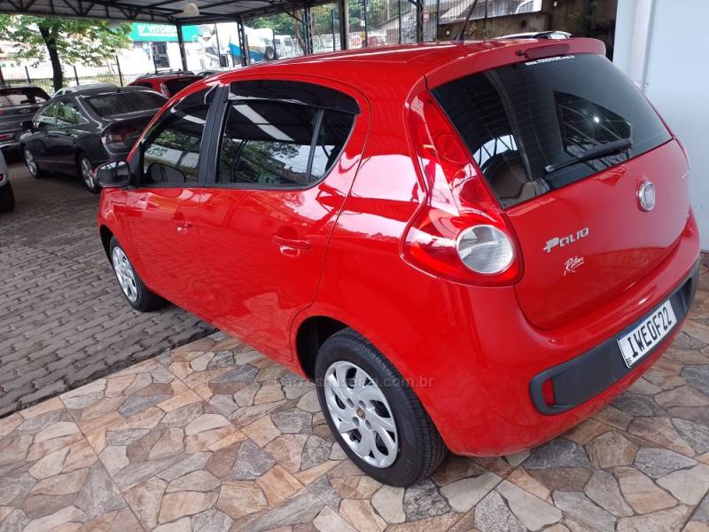 FIAT - PALIO - 2014/2015 - Vermelha - R$ 43.900,00