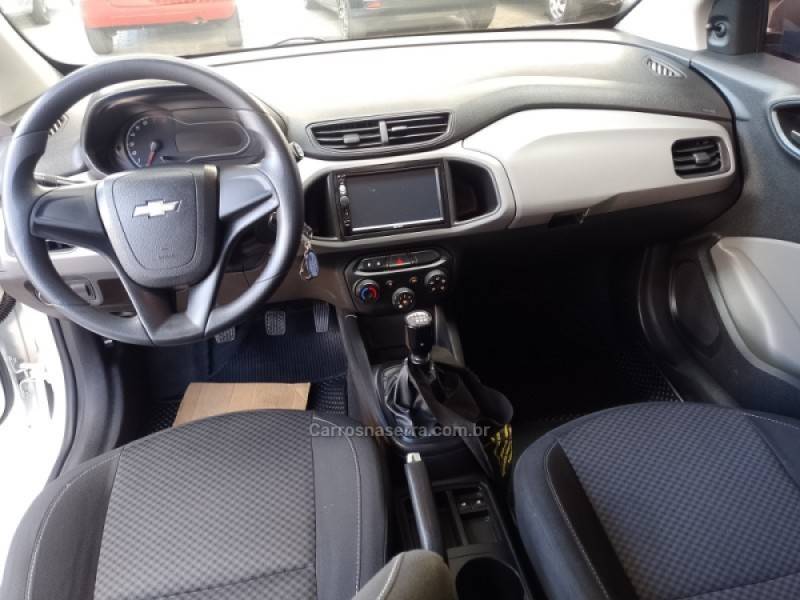 CHEVROLET - ONIX - 2017/2017 - Branca - R$ 53.900,00