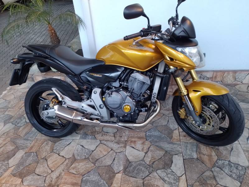 HONDA - CB 600F - 2010/2010 - Dourada - R$ 36.900,00