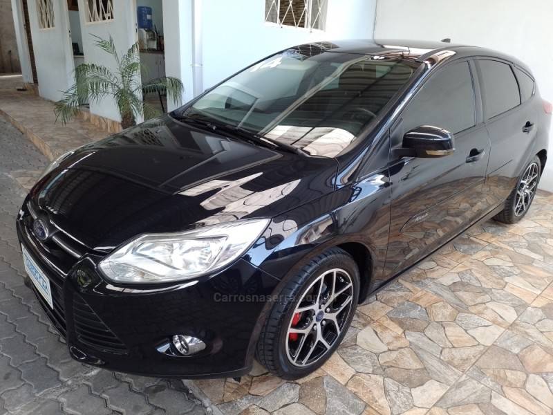 FORD - FOCUS - 2013/2014 - Preta - R$ 55.900,00