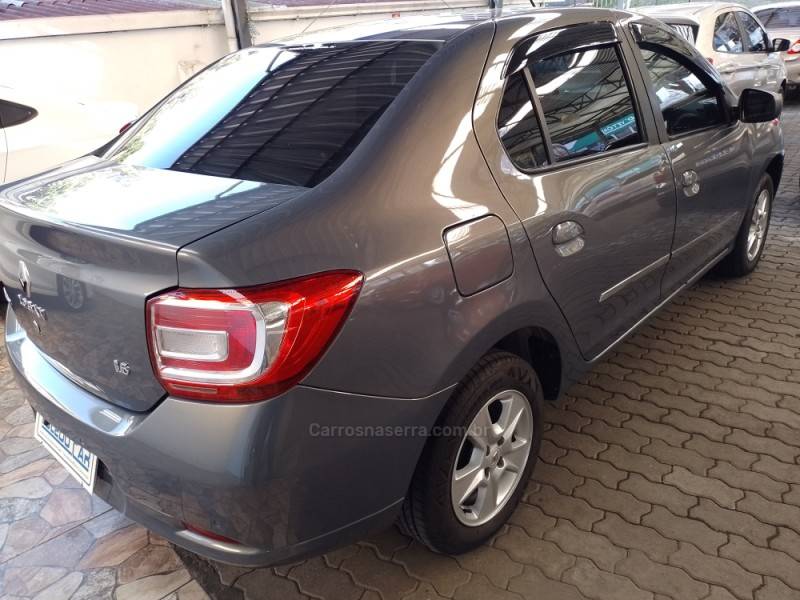 RENAULT - LOGAN - 2017/2018 - Cinza - R$ 48.900,00