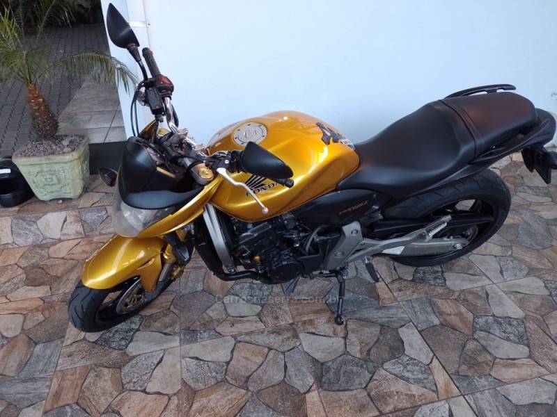 HONDA - CB 600F - 2010/2010 - Dourada - R$ 36.900,00