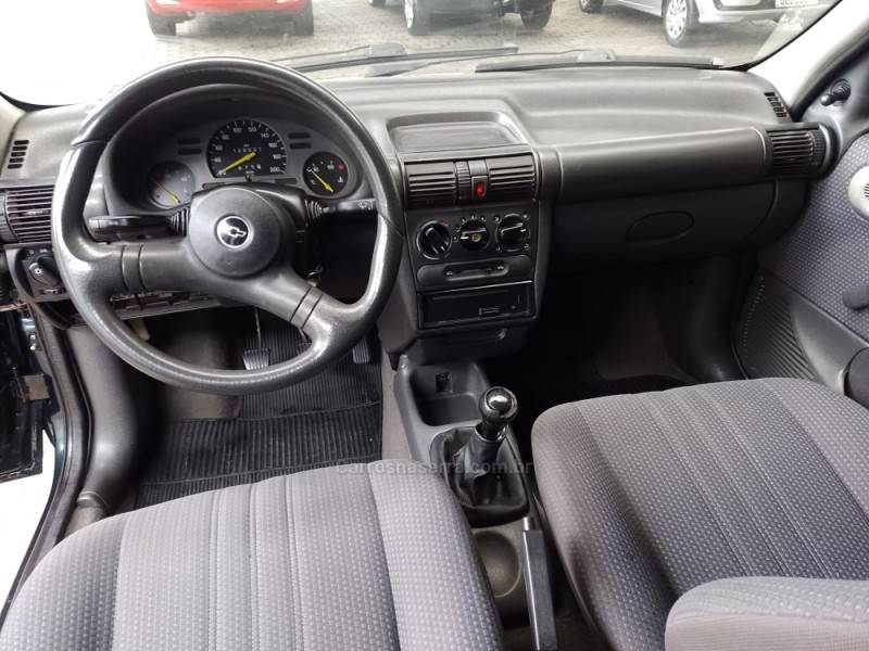 CHEVROLET - CORSA - 1997/1998 - Verde - R$ 15.900,00