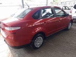 FIAT - GRAND SIENA - 2012/2013 - Vermelha - R$ 38.900,00