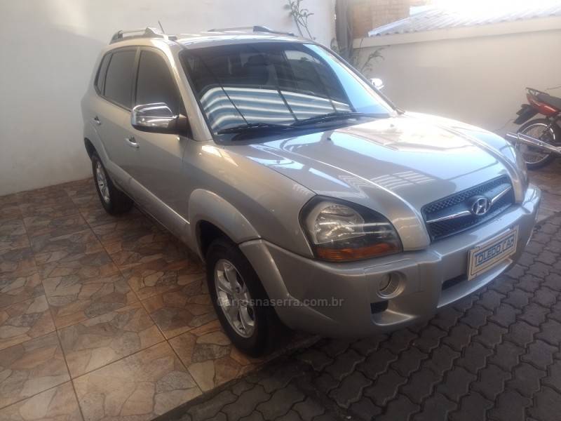HYUNDAI - TUCSON - 2011/2012 - Prata - R$ 45.900,00