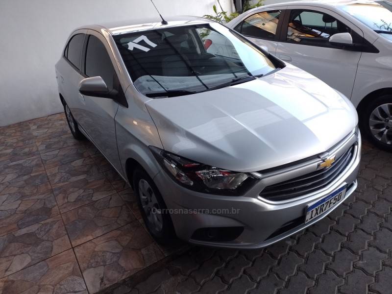 CHEVROLET - ONIX - 2016/2017 - Prata - R$ 51.900,00