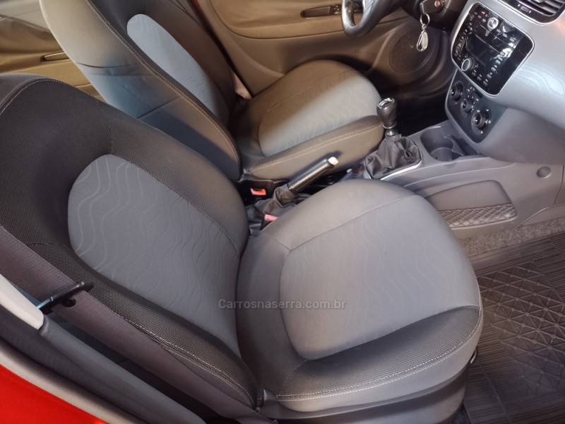 FIAT - PUNTO - 2014/2015 - Vermelha - R$ 44.900,00