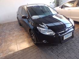 FORD - FOCUS - 2013/2014 - Preta - R$ 55.900,00
