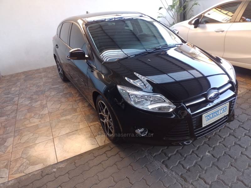 FORD - FOCUS - 2013/2014 - Preta - R$ 55.900,00
