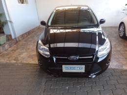 FORD - FOCUS - 2013/2014 - Preta - R$ 55.900,00