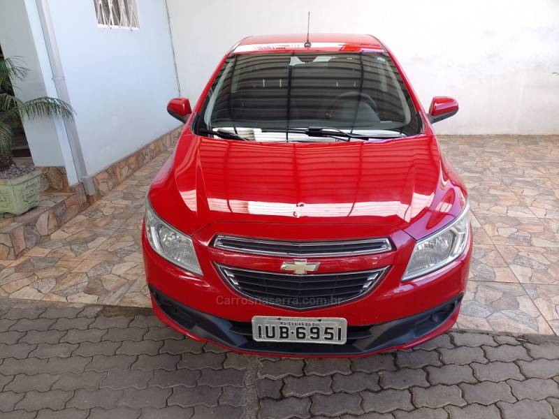 CHEVROLET - ONIX - 2013/2013 - Vermelha - R$ 40.900,00
