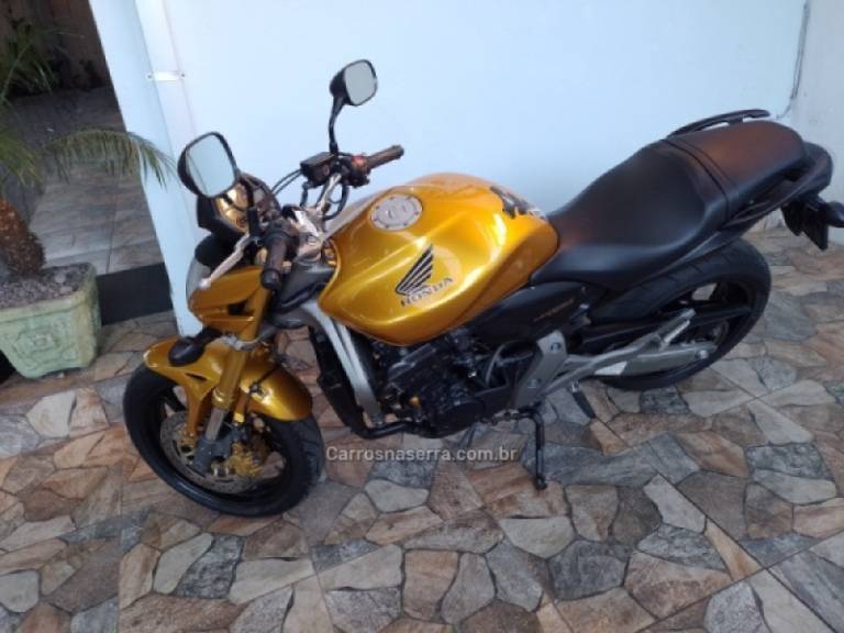 HONDA - CB 600F - 2010/2010 - Dourada - R$ 38.500,00