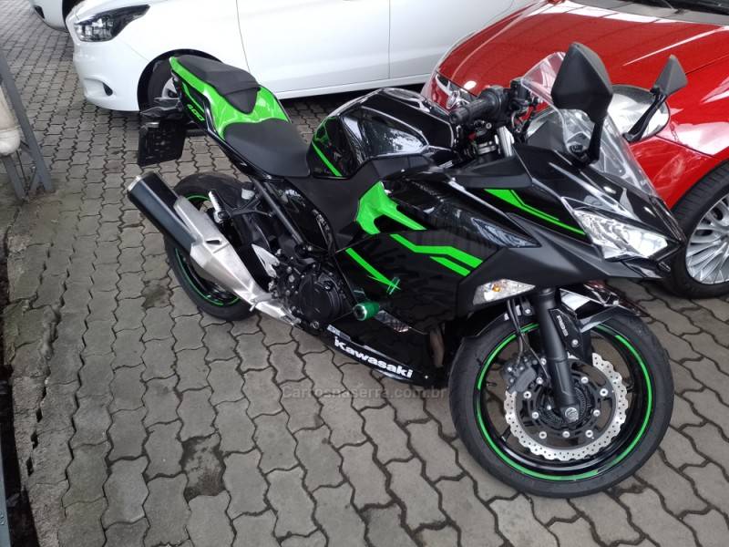 KAWASAKI - NINJA 400 - 2020/2020 - Preta - R$ 29.900,00