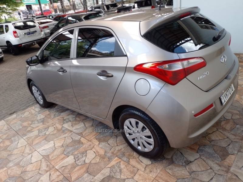 HYUNDAI - HB20 - 2017/2018 - Cinza - R$ 55.900,00