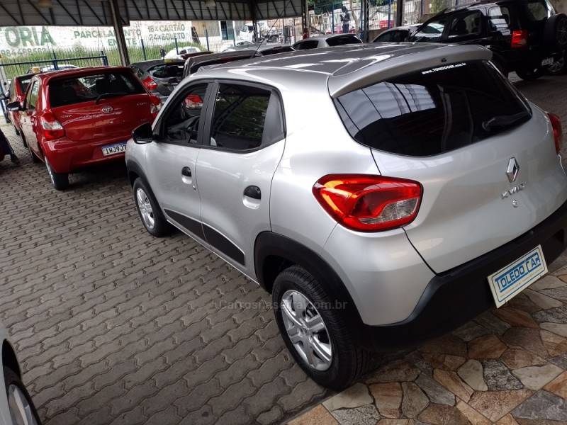 RENAULT - KWID - 2021/2022 - Prata - R$ 47.900,00