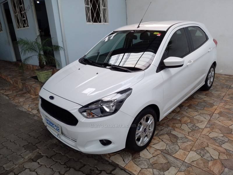 FORD - KA - 2016/2017 - Branca - R$ 43.900,00
