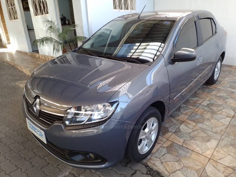 RENAULT - LOGAN - 2017/2018 - Cinza - R$ 48.900,00