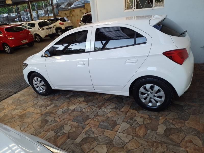 CHEVROLET - ONIX - 2017/2017 - Branca - R$ 52.900,00