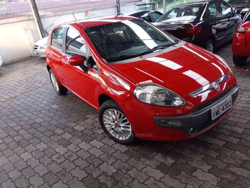 FIAT - PUNTO - 2014/2015 - Vermelha - R$ 44.900,00