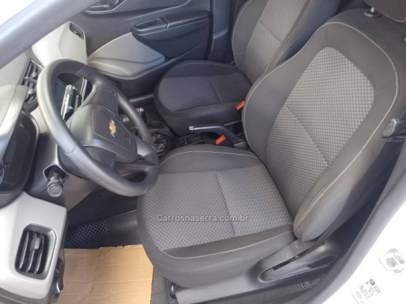 CHEVROLET - ONIX - 2018/2019 - Branca - R$ 52.900,00