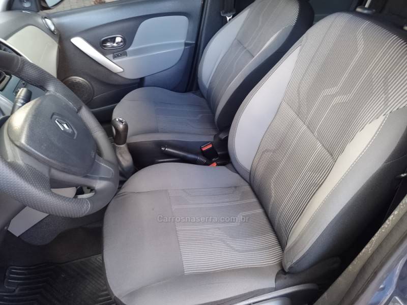 RENAULT - LOGAN - 2017/2018 - Cinza - R$ 48.900,00